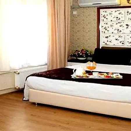 Parlamenter Hotel 2*